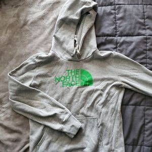 Like New Woman's North Face Pull Over Hoodie